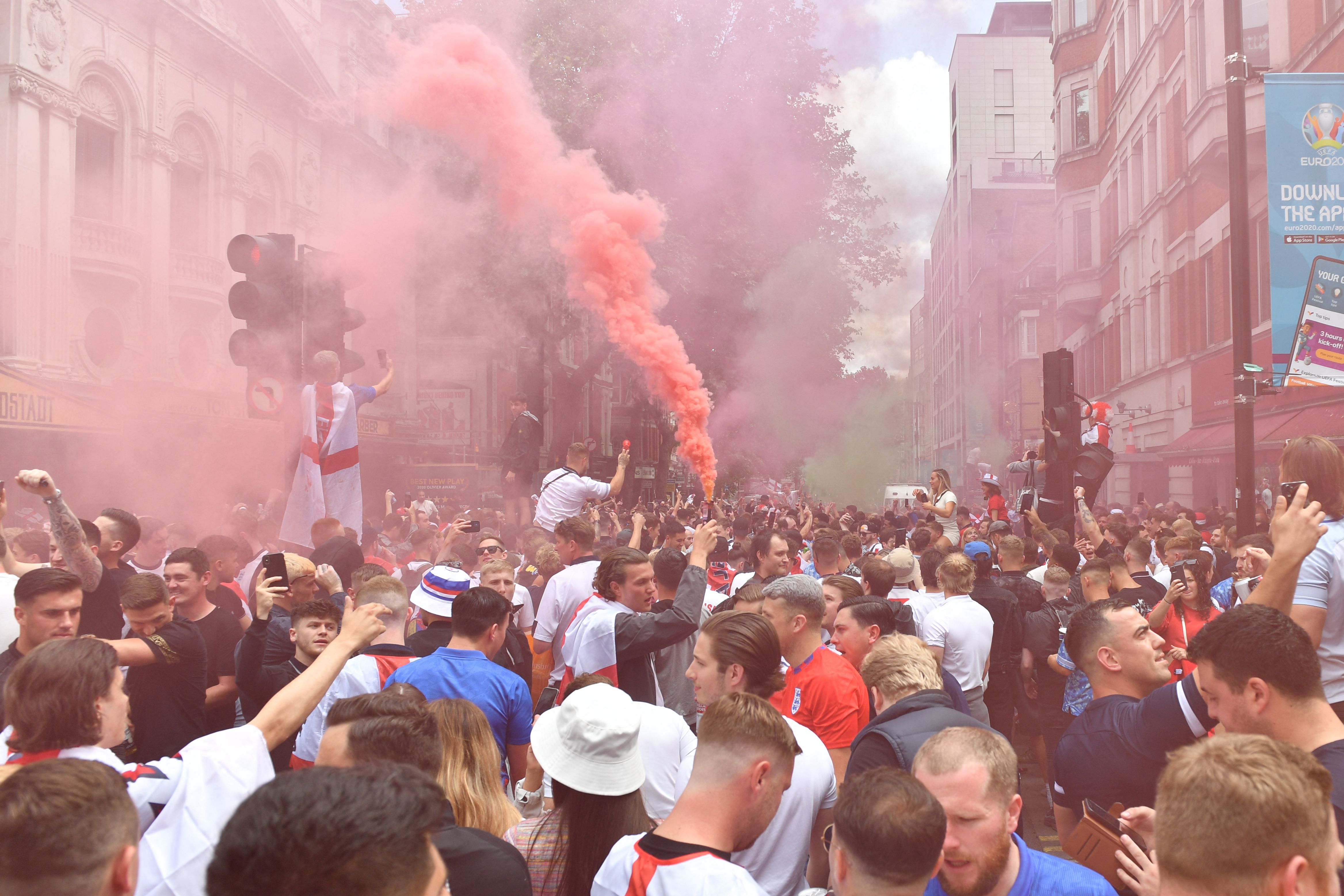 雷火电竞简介-观众热情高涨，欧洲杯预选赛现场气氛热烈的简单介绍