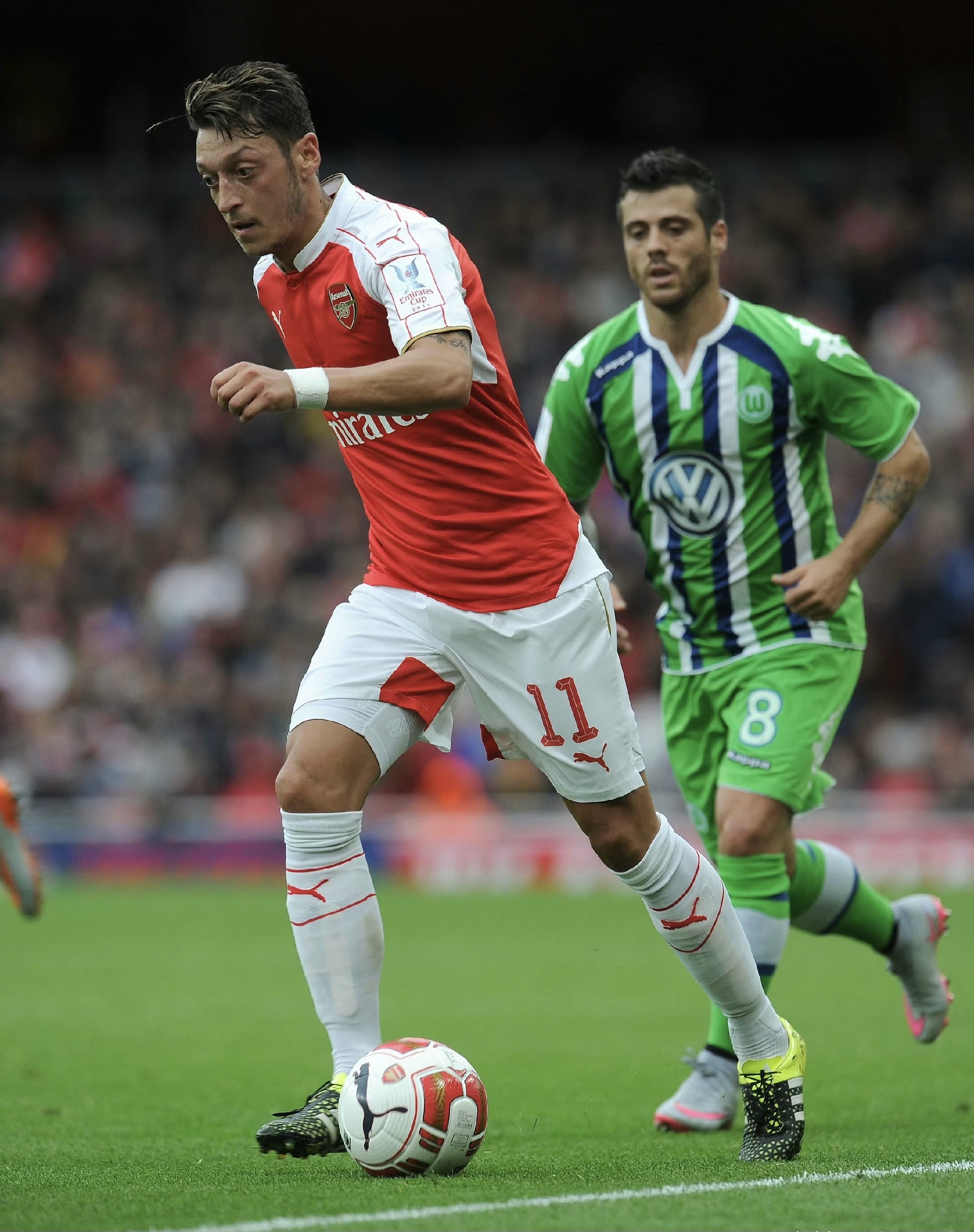 关于阿联酋队表现不俗，力争晋级的信息