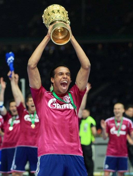 利物浦老将闪耀沙尔克,冲击联赛冠军 利物浦老将闪耀沙尔克,冲击联赛冠军