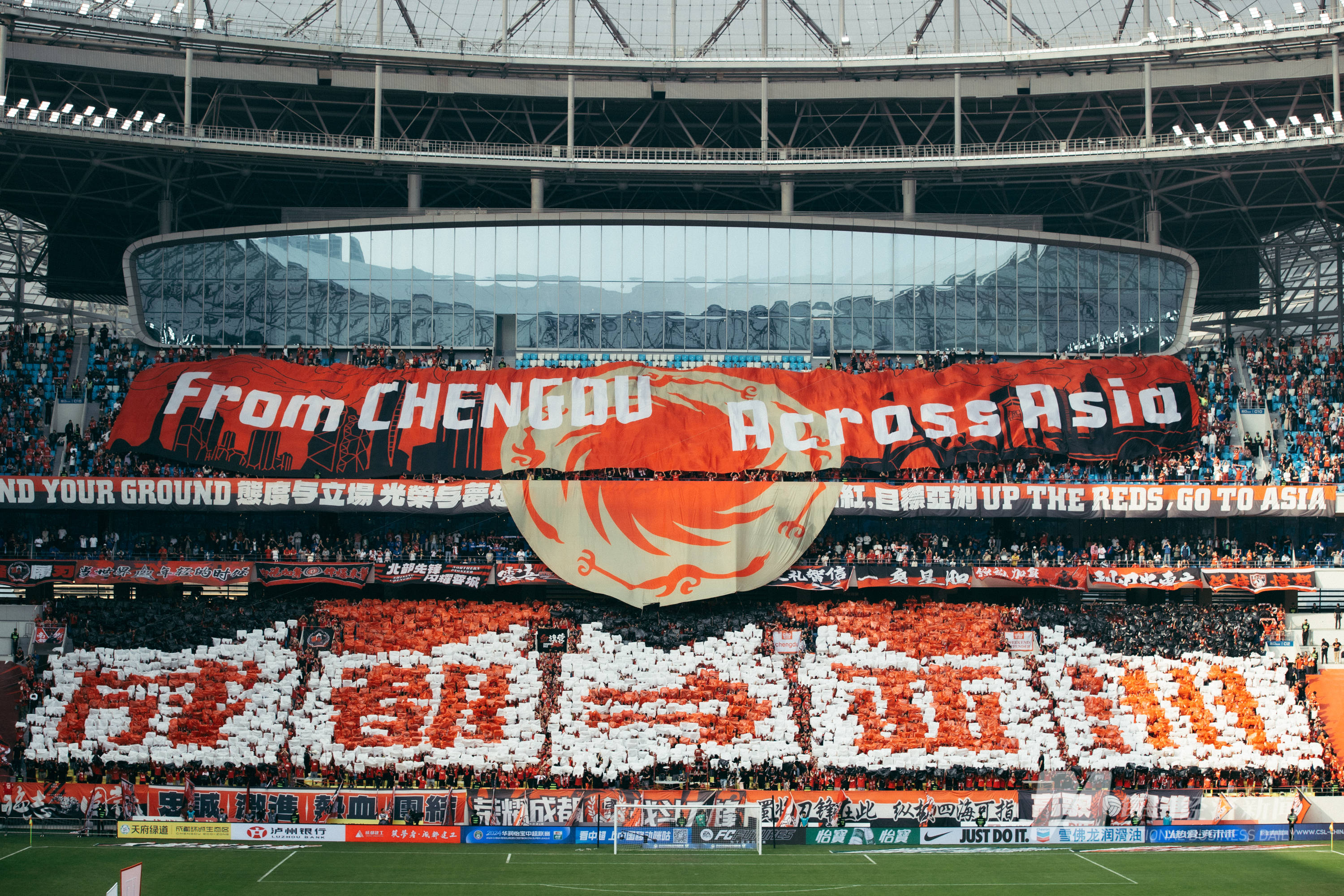 包含球场战火再燃，球迷热情高涨的词条