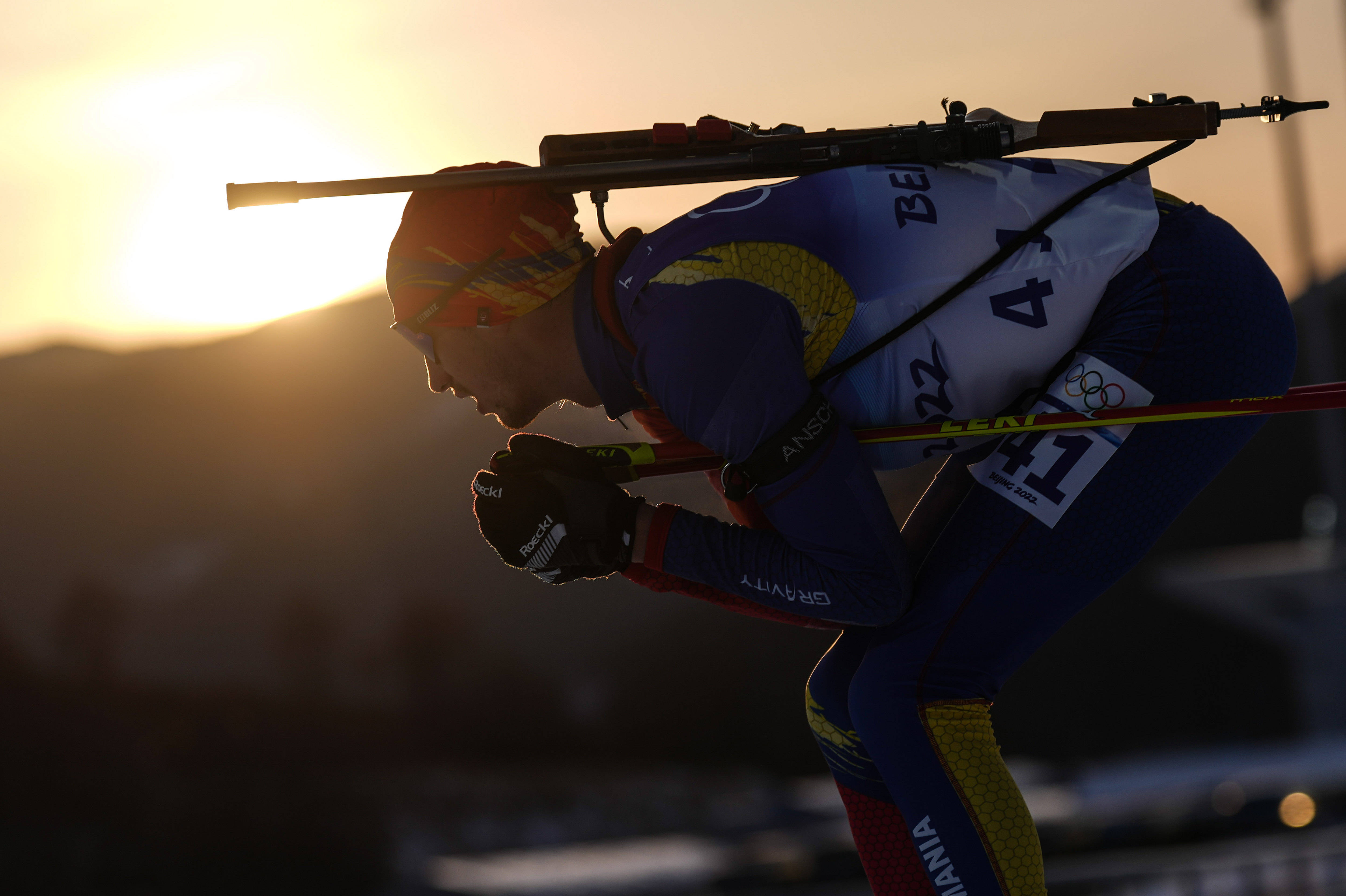 男子越野滑雪挪威选手驰骋尽力夺金的简单介绍