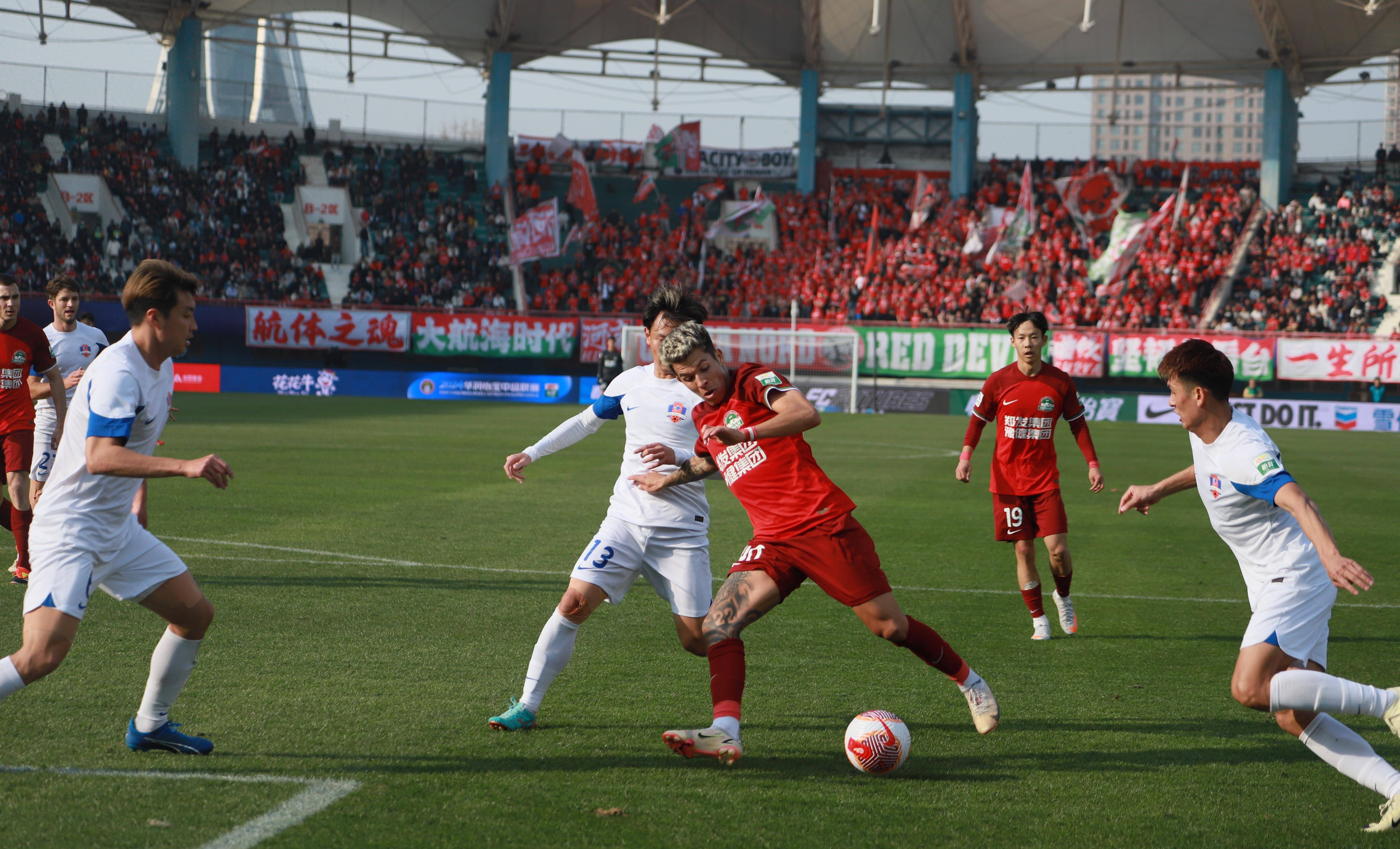 雷火电竞入驻-河南队在比赛中取得一场辉煌的胜利