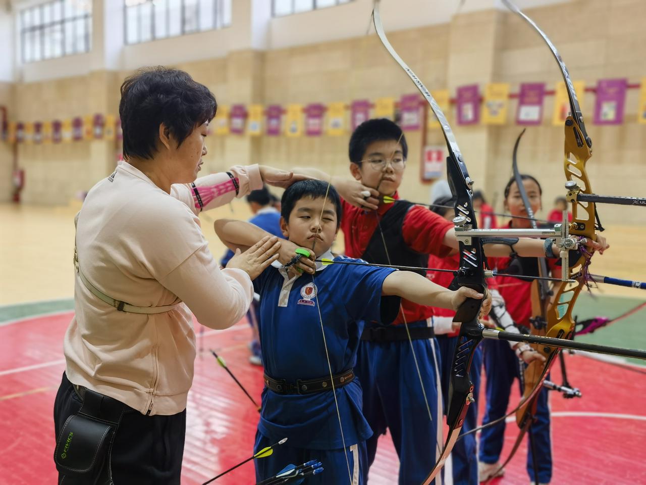 英国队在射箭比赛中斩获冠军 英国队在射箭比赛中斩获冠军