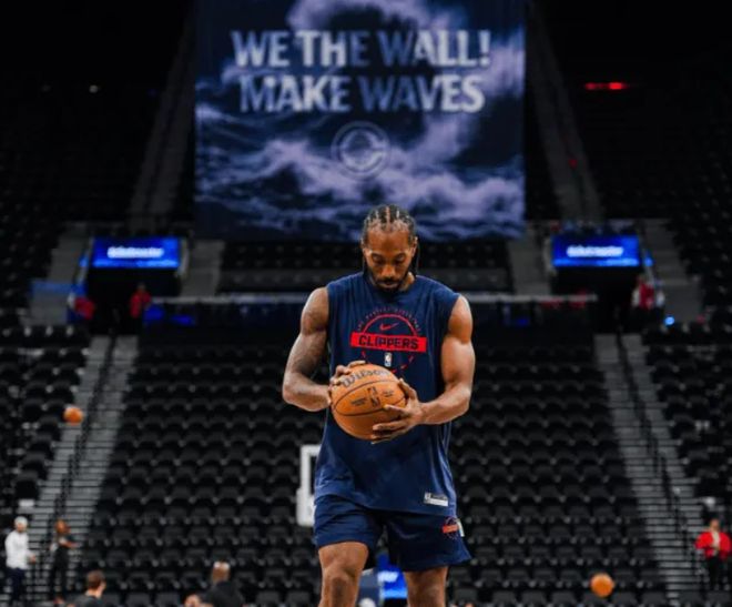 辽宁队险胜快船，霍勒迪刷新纪录