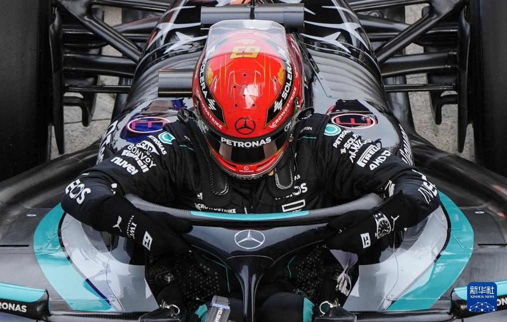 雷火电竞官网-梅赛德斯绝杀索伯车队，阿隆索点燃赛场